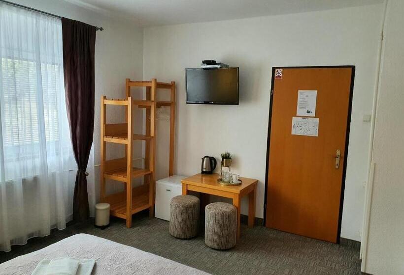 Отель Guesthouse Kovačević