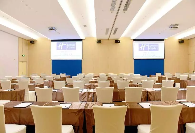 Hotelli Holiday Inn Express Suzhou Zhouzhuang Ancient Town By Ihg