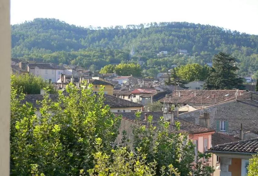 Hotelli Hôtel Restaurant Le Provence