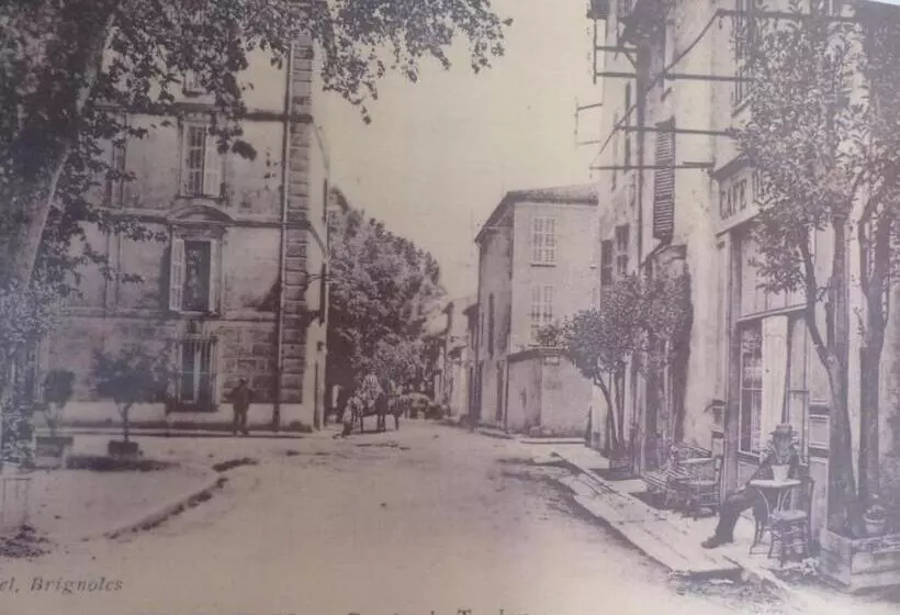 Hotelli Hôtel Restaurant Le Provence