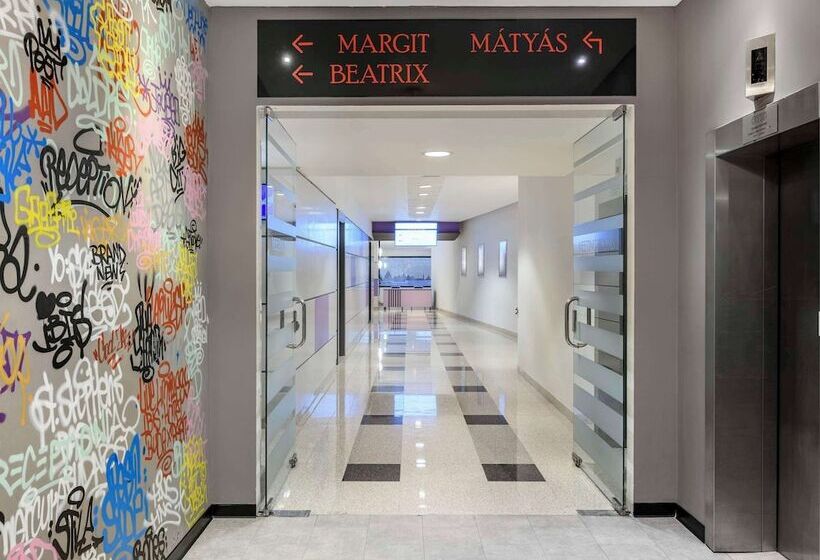 בית מלון כפרי Ibis Budapest Castle Hill