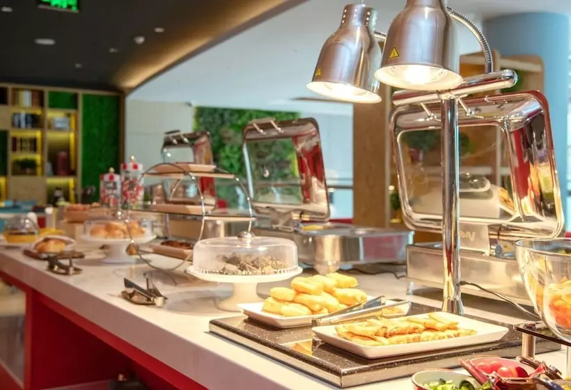 ホテル Ibis Luoyang Baolong Square