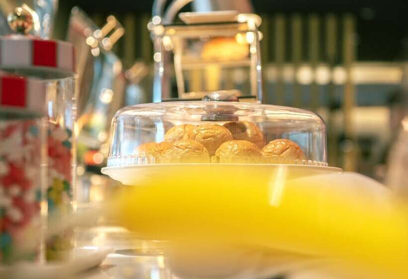 בית מלון כפרי Ibis Luoyang Baolong Square