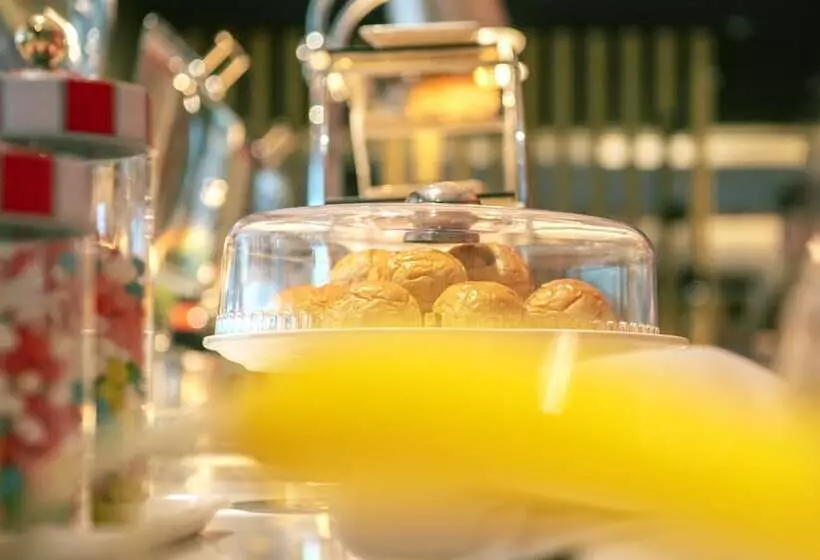 ホテル Ibis Luoyang Baolong Square