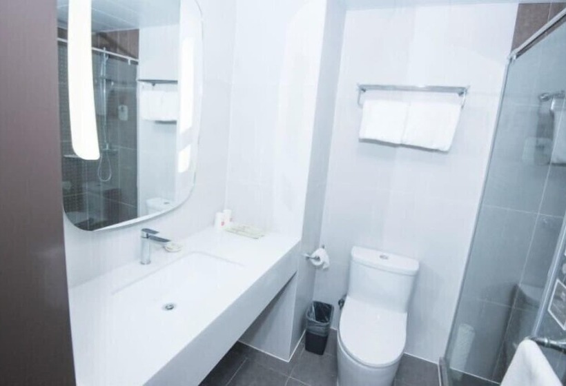 בית מלון כפרי Ibis Luoyang Baolong Square