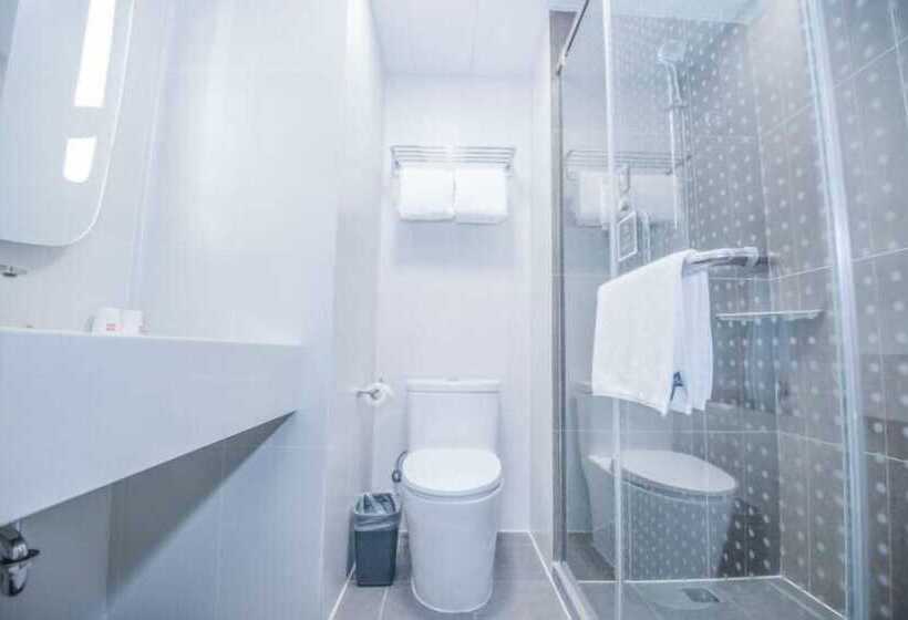 בית מלון כפרי Ibis Luoyang Baolong Square