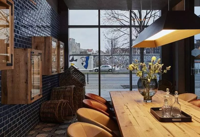 ホテル Indigo Berlin East Side Gallery