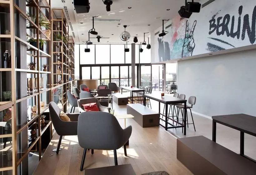 ホテル Indigo Berlin East Side Gallery