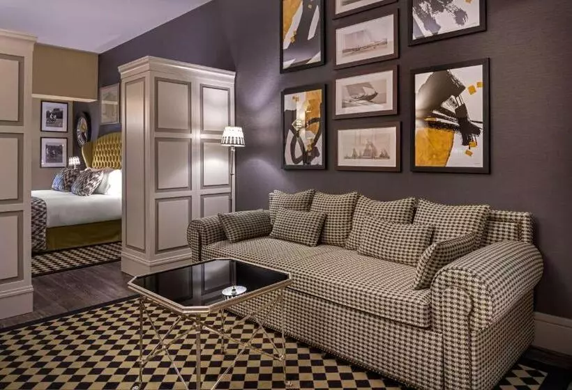 هتل NH Collection Colón Valencia