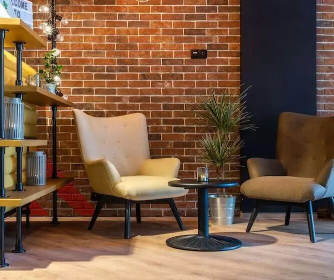 ホテル Park Inn By Radisson Poznan