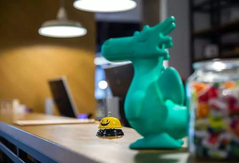 ホテル Park Inn By Radisson Poznan