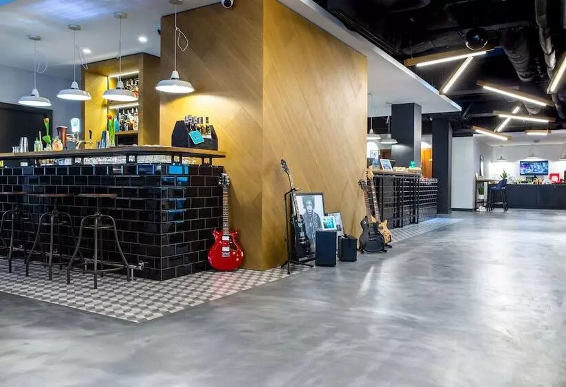 ホテル Park Inn By Radisson Poznan