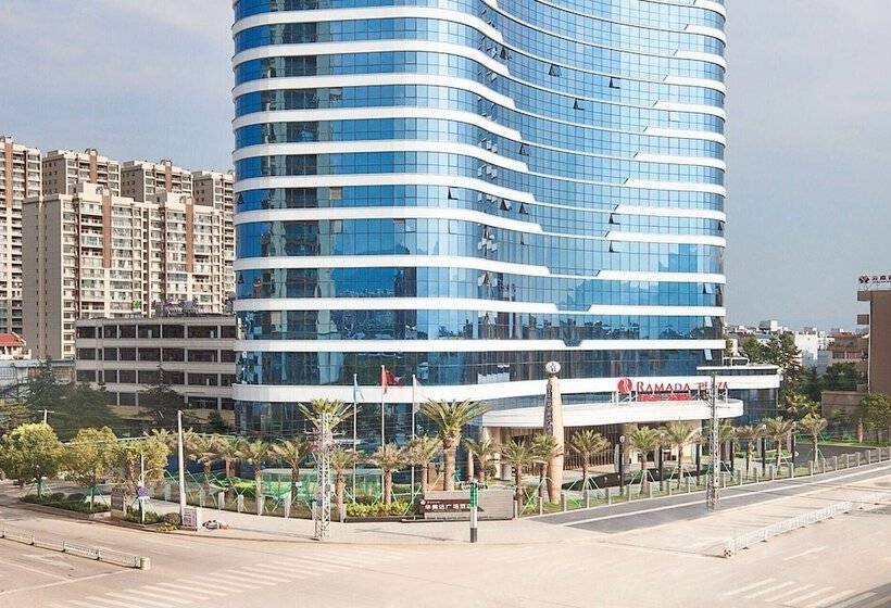 호텔 Ramada Plaza Fuxian Lake