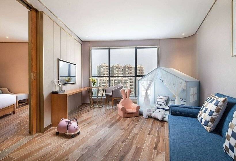 호텔 Ramada Plaza Fuxian Lake