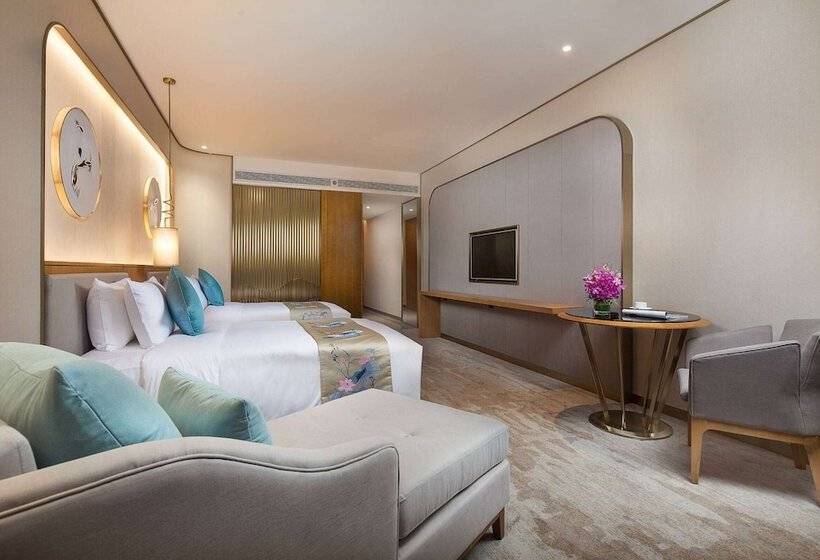 호텔 Ramada Plaza Fuxian Lake