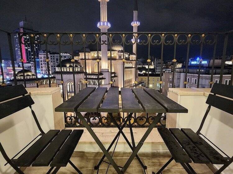 ホテル Taksim Landhouse