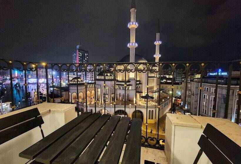 ホテル Taksim Landhouse