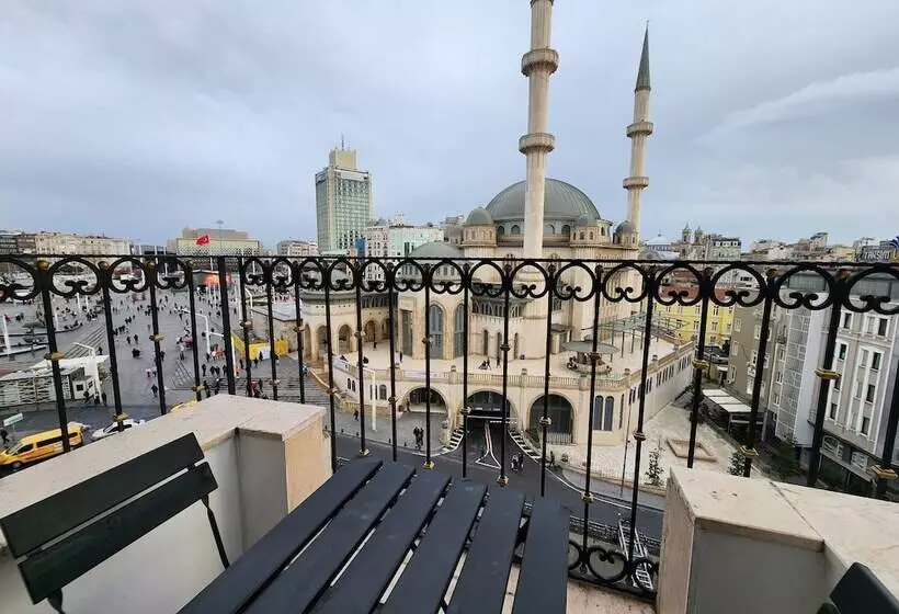 هتل Taksim Landhouse