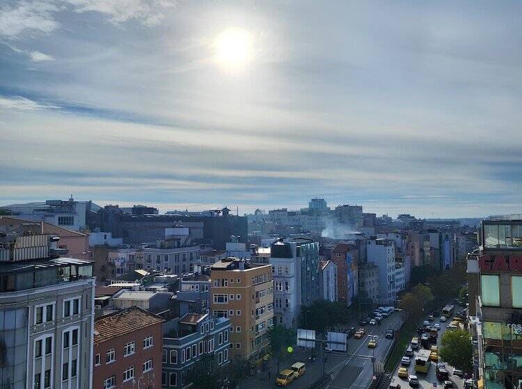 ホテル Taksim Landhouse