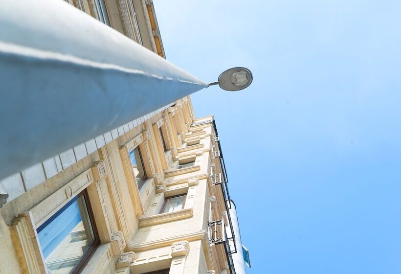 ホテル Taksim Landhouse