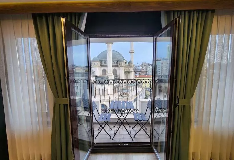 هتل Taksim Landhouse