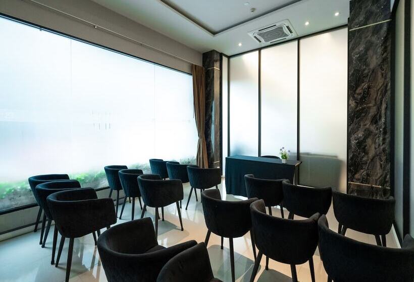 هتل Patong Bay Residence