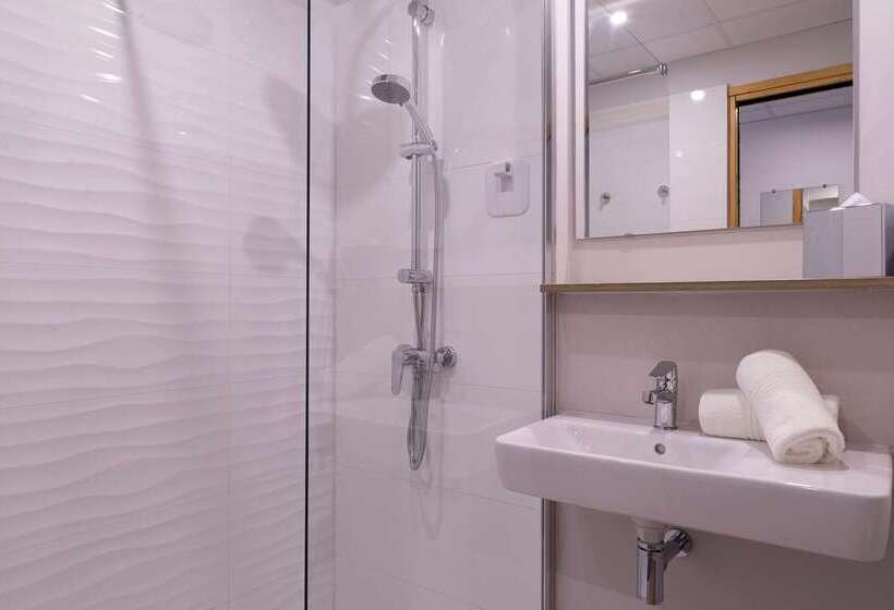 ホテル The Originals City, Hôtel De La Confluence, Agen Ouest