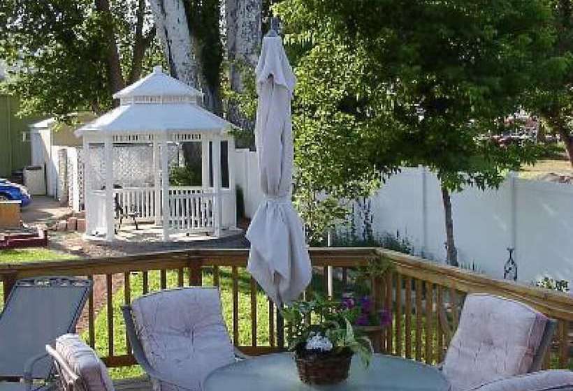 Bed and Breakfast Anniversary House