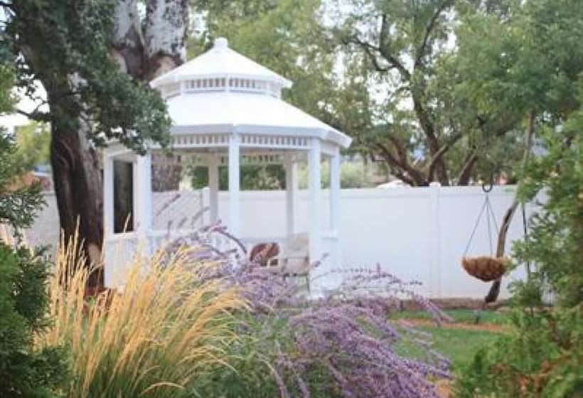 Bed and Breakfast Anniversary House