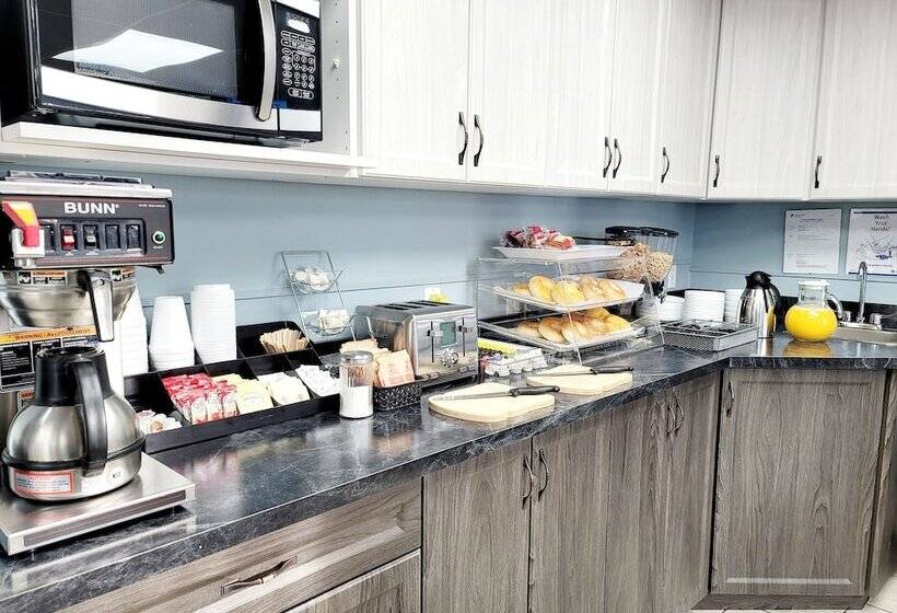 בית מלון כפרי Canadian Motor Inn