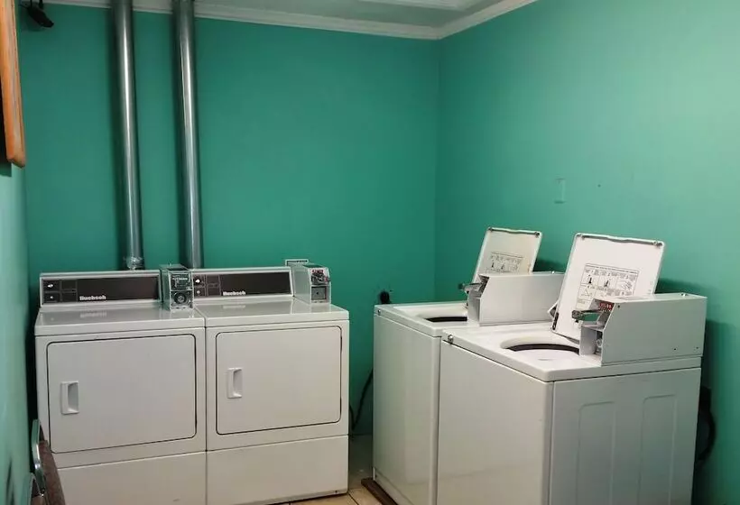 Hotelli Canadian Motor Inn