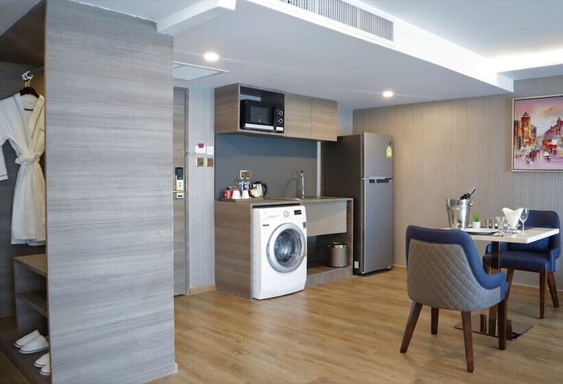 בית מלון כפרי Glow Sukhumvit 5