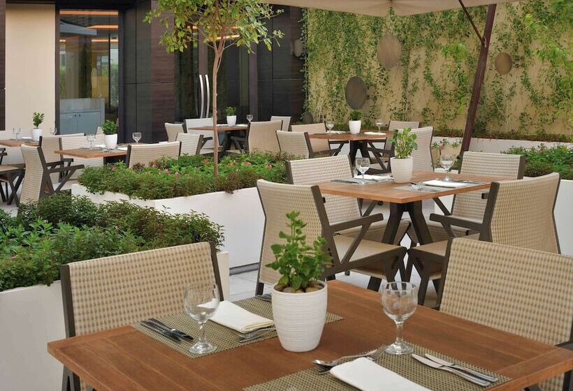 Mövenpick Hotel Tahlia Jeddah