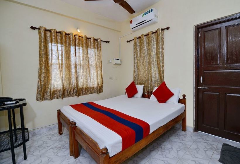 فندق Traveller Guest House (tito’s Lane)