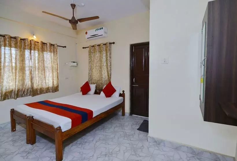 ホテル Traveller Guest House (tito’s Lane)