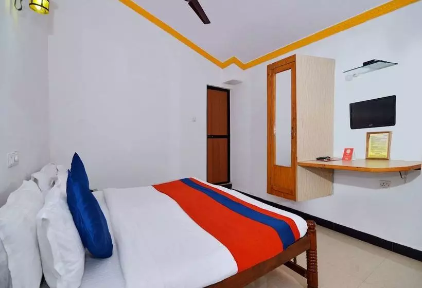 ホテル Traveller Guest House (tito’s Lane)