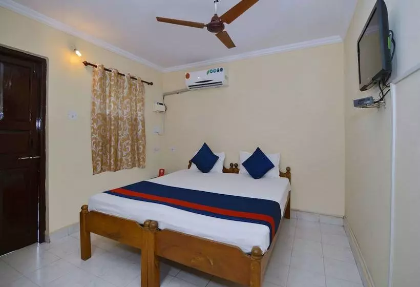 ホテル Traveller Guest House (tito’s Lane)