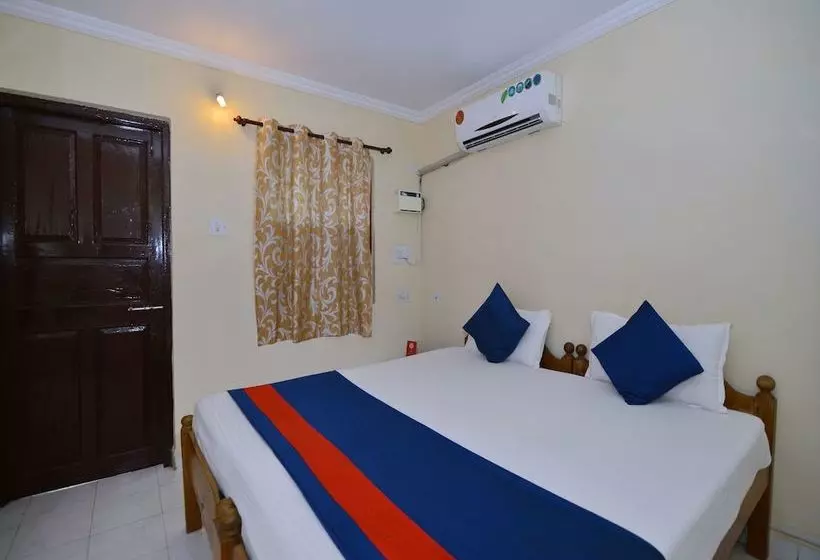 ホテル Traveller Guest House (tito’s Lane)