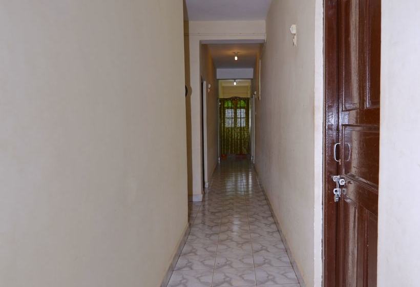 فندق Traveller Guest House (tito’s Lane)