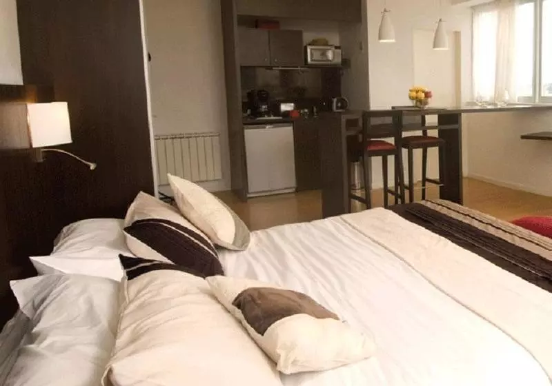 Plaza Suites Campana