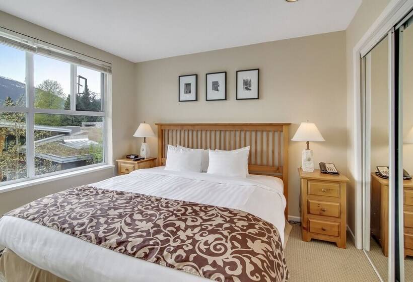 Whistler Town Plaza By Latour Hotels And Resorts