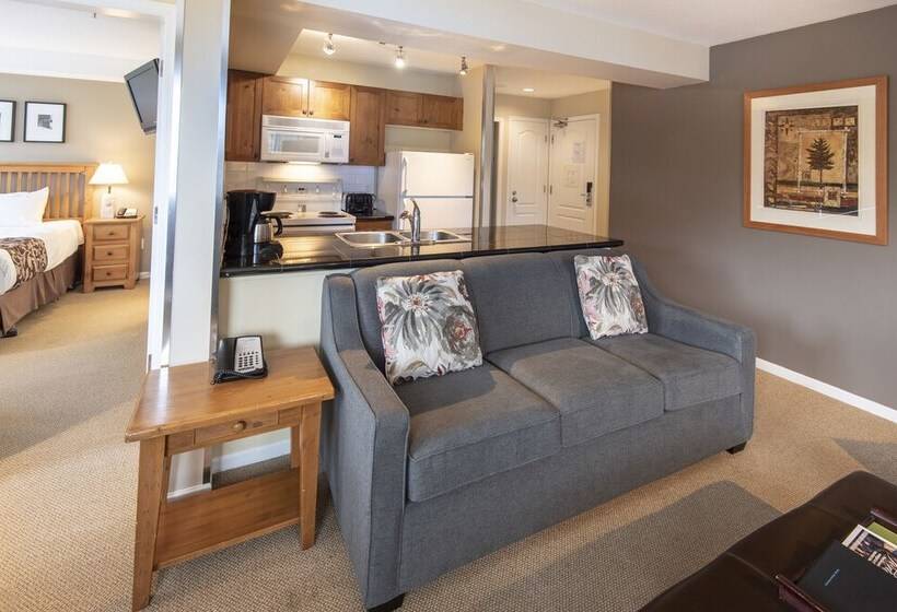 Whistler Town Plaza By Latour Hotels And Resorts