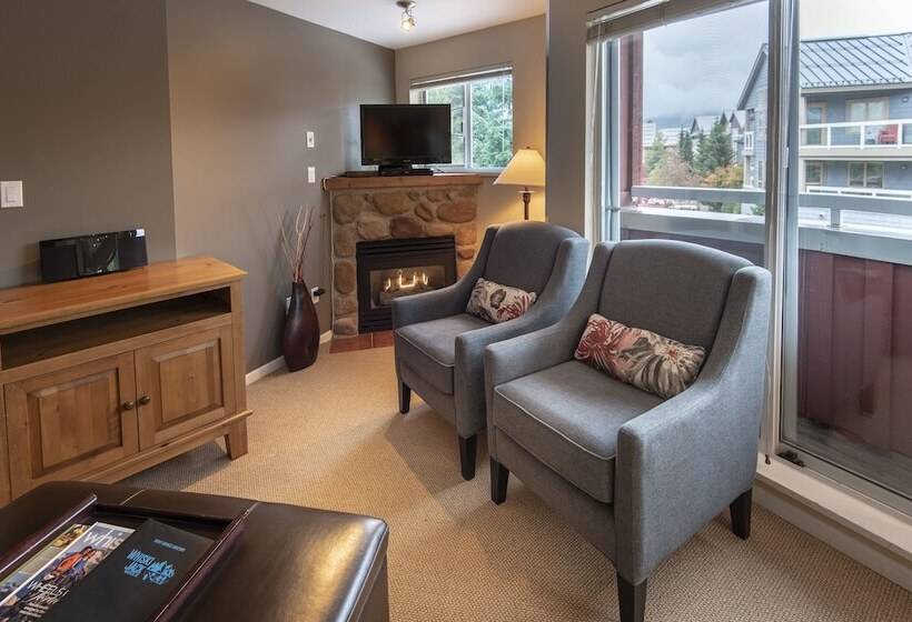 Whistler Town Plaza By Latour Hotels And Resorts