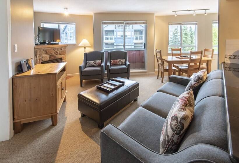 Whistler Town Plaza By Latour Hotels And Resorts