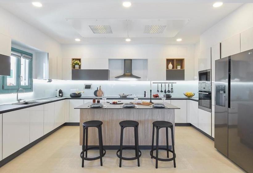 Almyriki Beach Villa