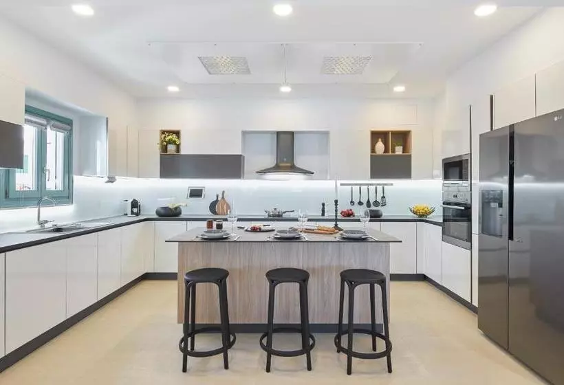 Almyriki Beach Villa