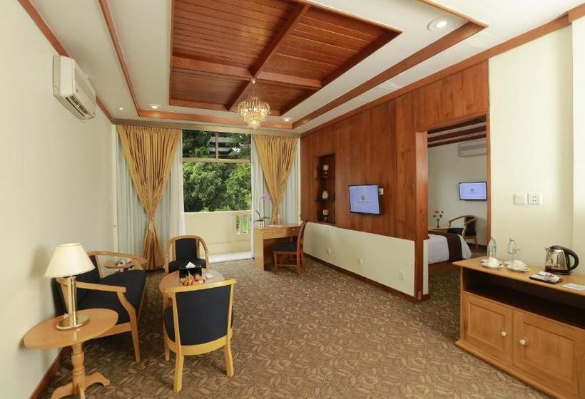 Amazing Kengtong Resort