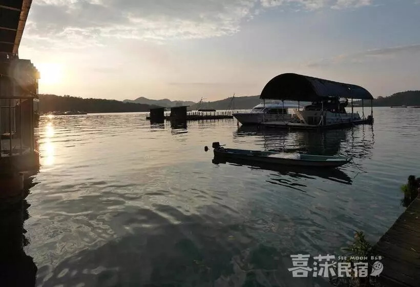 تختخواب و صبحانه See Moon Homestay