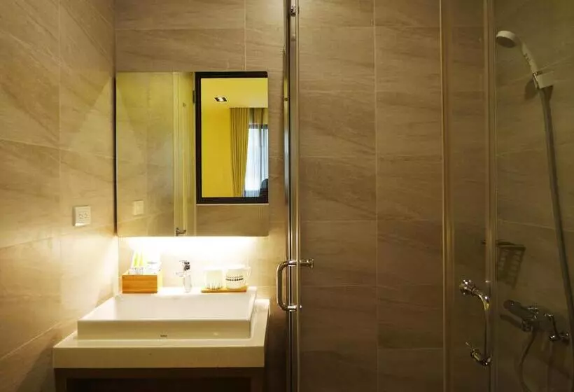 تختخواب و صبحانه See Moon Homestay