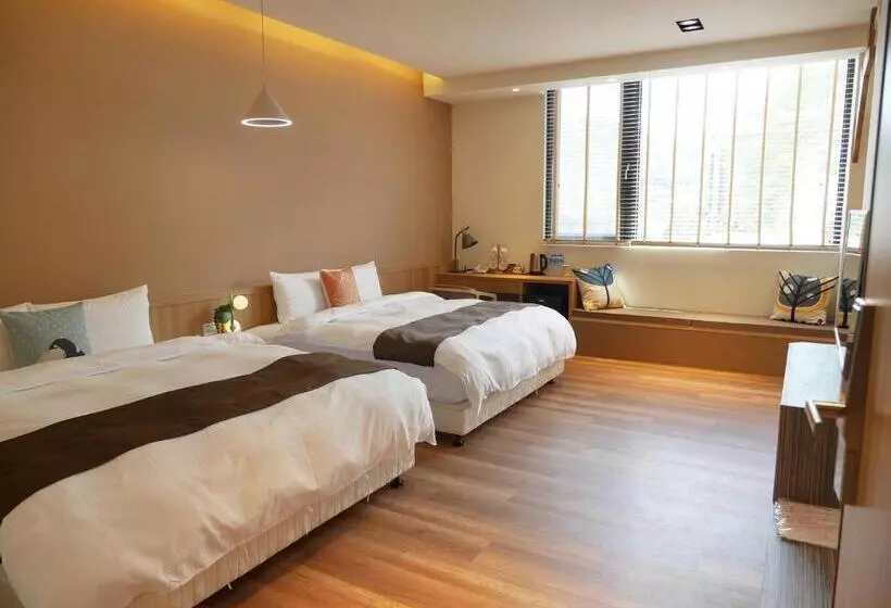 تختخواب و صبحانه See Moon Homestay